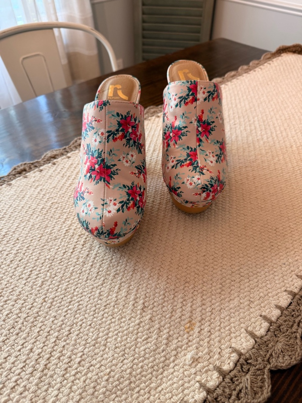 Report Theresa Floral Retro Studded Platform Mules Sz 8